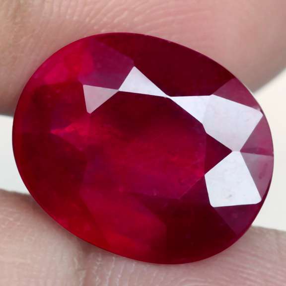 Pendant cut 7.77ct mirror luster Ruby