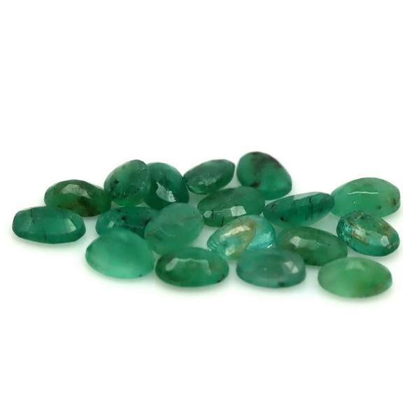 Heavy 7.48ct 18 piece Zambian Emerald set