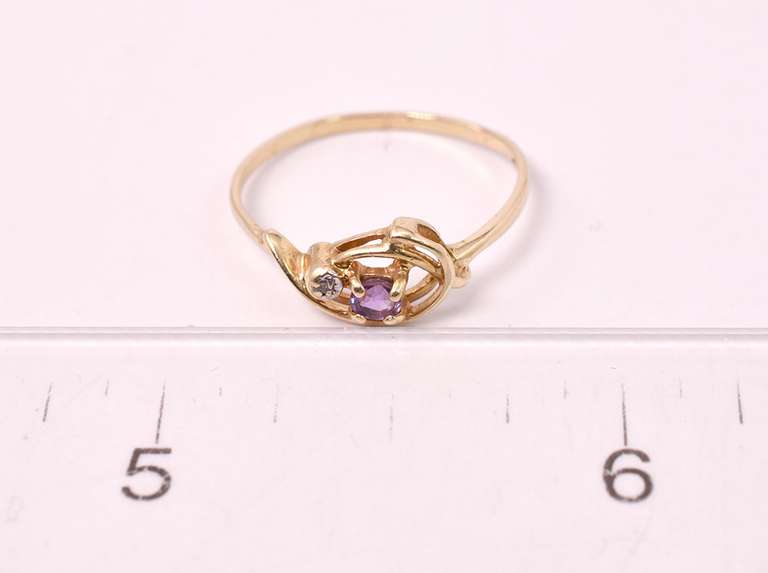 Elegant Amethyst and Diamond Ring in Yellow Gold