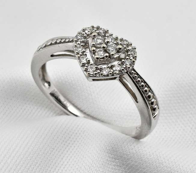Sweet Heart Diamond Ring