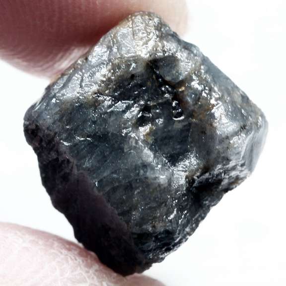 Real raw Sapphire weighing 25.17 carats