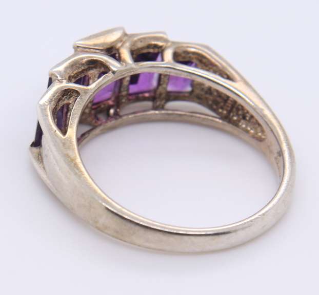 Vintage Sterling Silver Amethyst Ring
