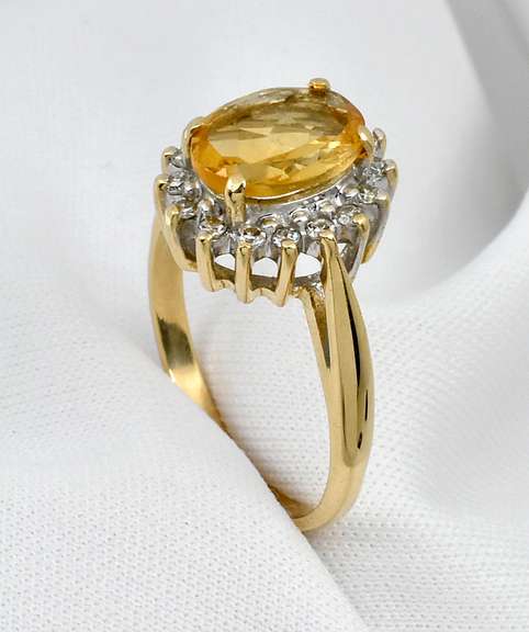 Classic Citrine Ring with Diamonds