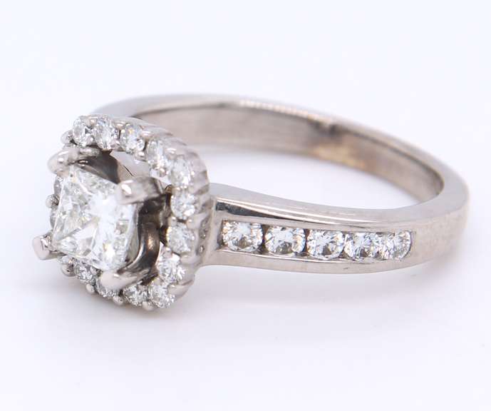 Dazzling White Gold Princess Cut Diamond Engagement Ring