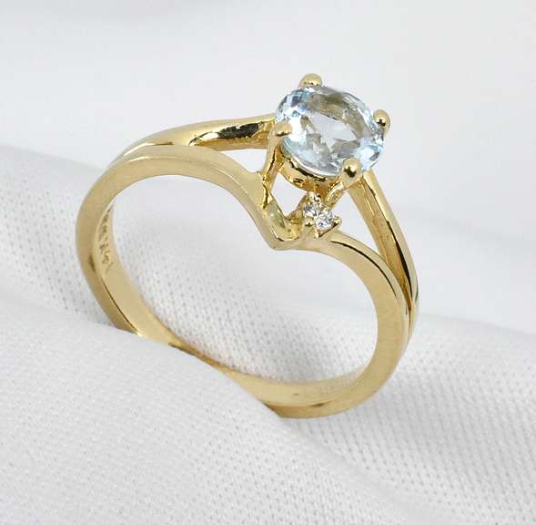 Feminine Aquamarine Ring