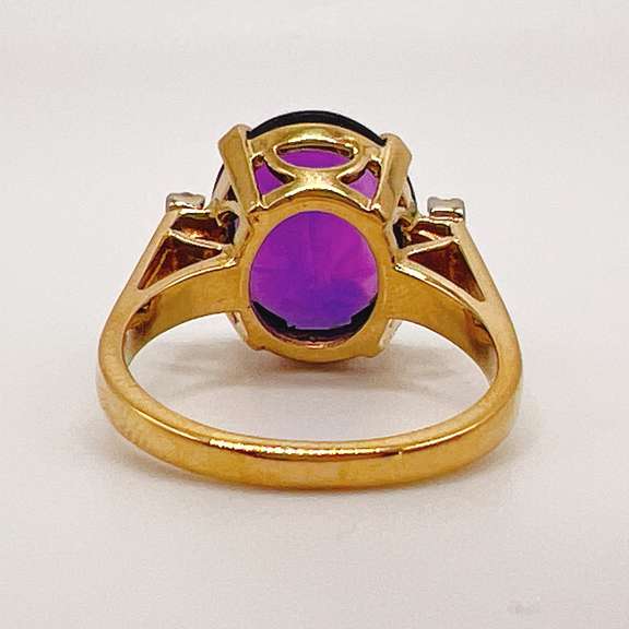 18kt Solid Yellow Gold, Amethyst, & Diamond Ring