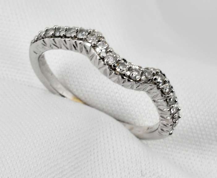 Useful 14k WG Guard Ring