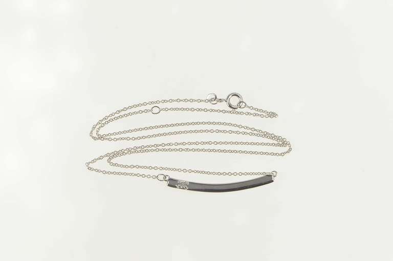 14K White Gold 0.15 Ctw Diamond Chain Classic Curved Bar Necklace