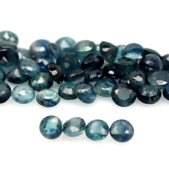 Glistening 7.34ct royal blue Sapphire set