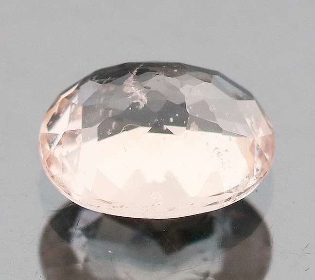 Elegant 1.25ct peach pink Morganite