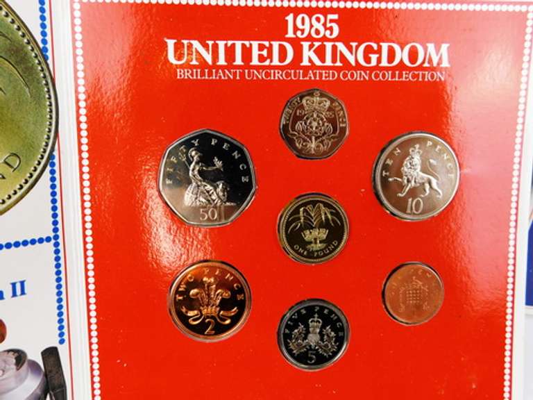 2 United Kingdom Brilliant Uncirculated Coin Sets