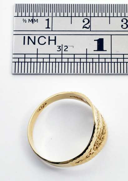 Sparkling Modern Filigree Ring