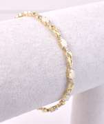 Precious Opal Bracelt in Yellow Gold
