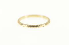 14K Yellow Gold 1940's Vine Pattern Classic Wedding Band Ring