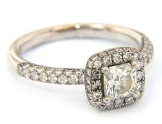 Incredible 18kt White Gold Princess Diamond Halo Engagment Ring