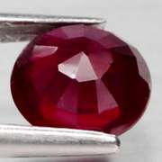 Captivating! Blood red 1.98ct Ruby solitaire