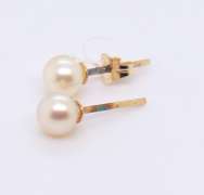 Nice Yellow Gold 5mm Pearl Stud Earrings
