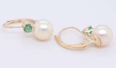 Stunning Pearl and Emerald Leverback Earrings