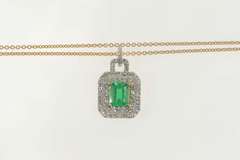 18K Yellow Gold 3.20 Ctw Very Fine Natural Emerald Diamond Necklace