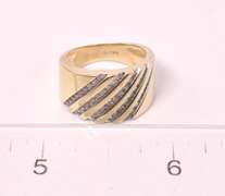 Diamond Carved Band in Yellow Gold