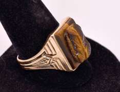 Vintage Tiger's Eye Cameo Ring in Yellow Gold