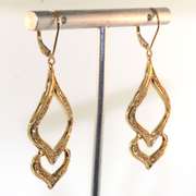 Gorgeous Dangling Diamond Earrings in 18K Yellow Gold