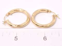 Elegant Hoop Earrings in 14K Yellow Gold
