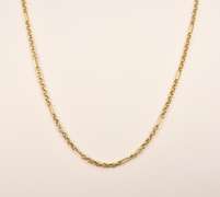 Practical Stylized Cable Link Necklace