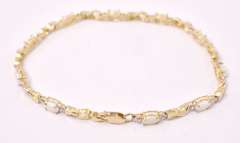 Precious Opal Bracelt in Yellow Gold