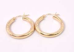 Elegant Hoop Earrings in 14K Yellow Gold