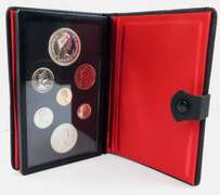 1976 Royal Canadian Mint Coin Set with Silver Dollar