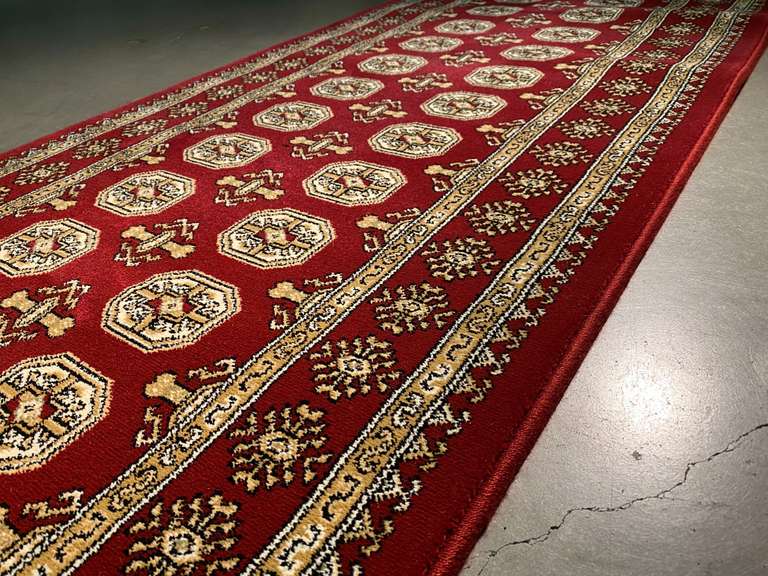 Stunning European Blend of Fashion & Tradition 8' Runner