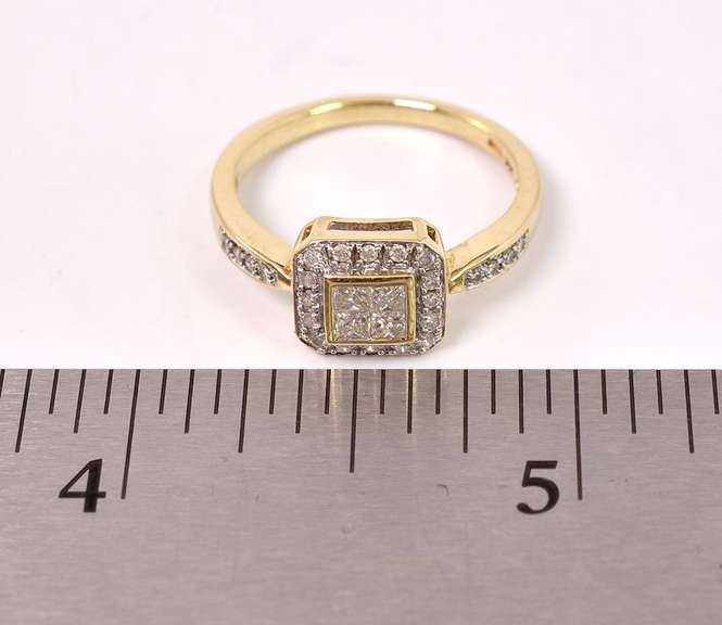 Precious Princess Diamond Ring in 14K Yellow Gold
