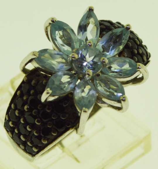 Sterling Silver Blue Topaz Star Ring