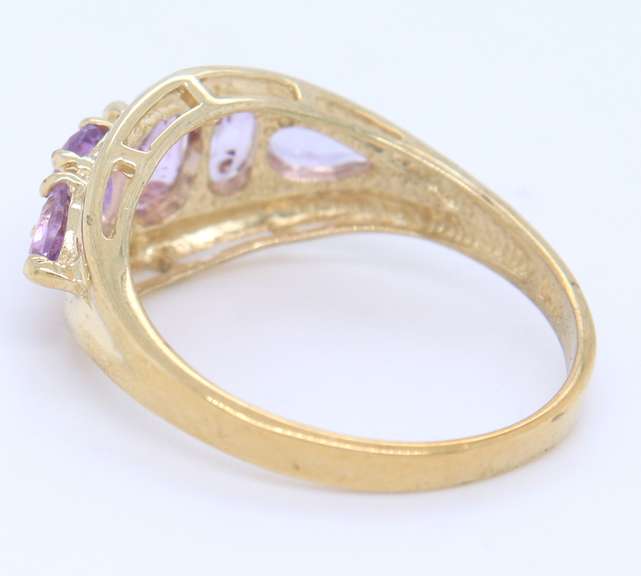 Gorgeous Yellow Gold Amethyst Ring