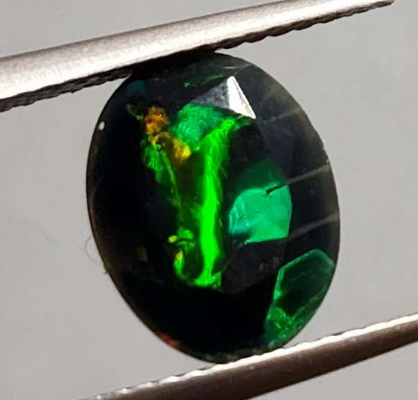 Silky black block pattern rainbow 1.96ct Black Opal