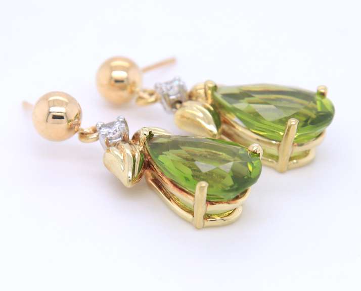 Incredible 18kt Pear Shaped Peridot and Diamond Dangle Earrings