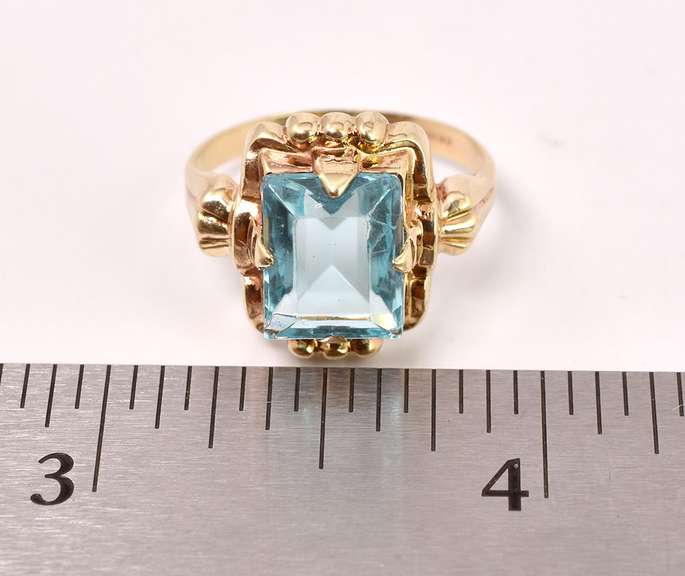 Lovely Blue Gemstone Ring in Yellow Gold