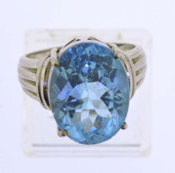 Sterling Silver large Oval Blue TopazRing