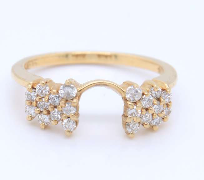 Dazzling Yellow Gold Diamond Ring