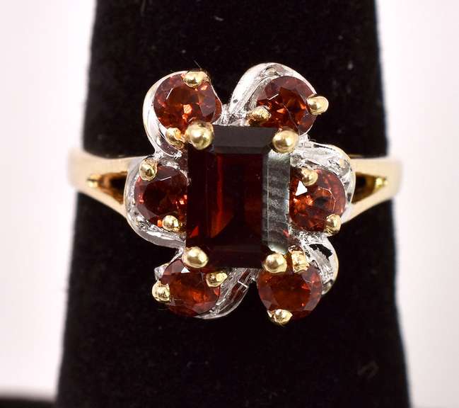 Gorgeous Garnet and Diamond Ring in Yellow Gold