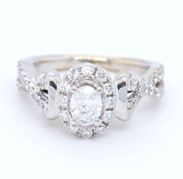 Lovely White Gold Diamond Engagement Ring