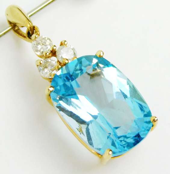 14K Pendant with 6CT Blue Topaz & Diamonds