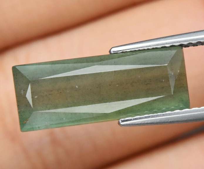 WOW! 5.04ct glowing sea green Aquamarine!