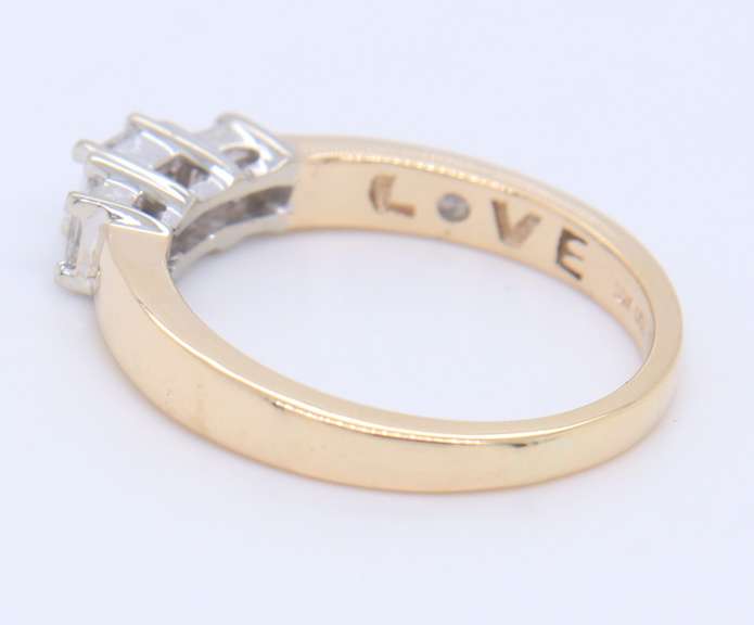 Dazzling Yellow Gold 3 Stone Princess Cut Diamond Ring