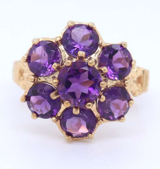 Charming Yellow Gold Flower Style Amethyst Ring