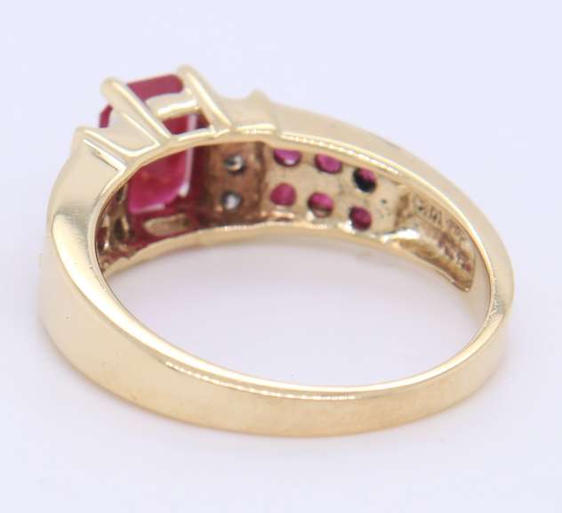 Attractive Yellow Gold Ruby and Diamond Cocktail Ring