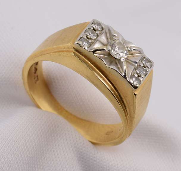 Tasteful Man's 14k Diamond Ring