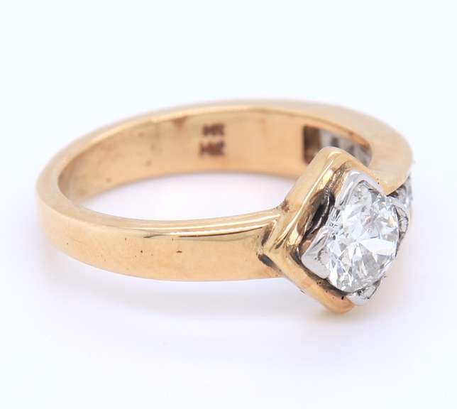 Elegant Yellow Gold Single Cut Diamond Engagement Ring
