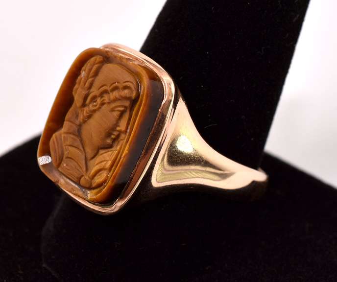 Elegant Tigers Eye Cameo Ring in Rose Gold